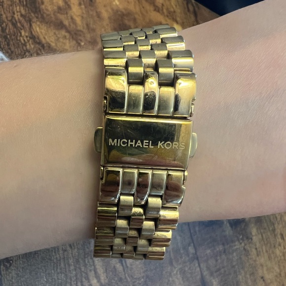 Michael Kors Gold Watch - Picture 4 of 6